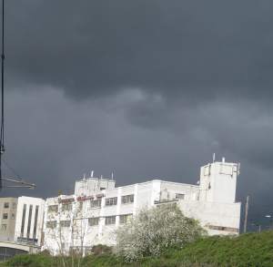 WhiteBldgAgainstDarkSkyMood