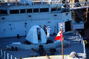 ServiceManOnBoardCanadianVessel