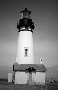 YaquinaBayLightHouse2